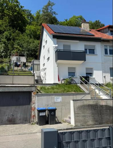 Frisch modernisiertes Zuhause mit PV-Anlage, Terrasse und Weitblick in Schelklingen